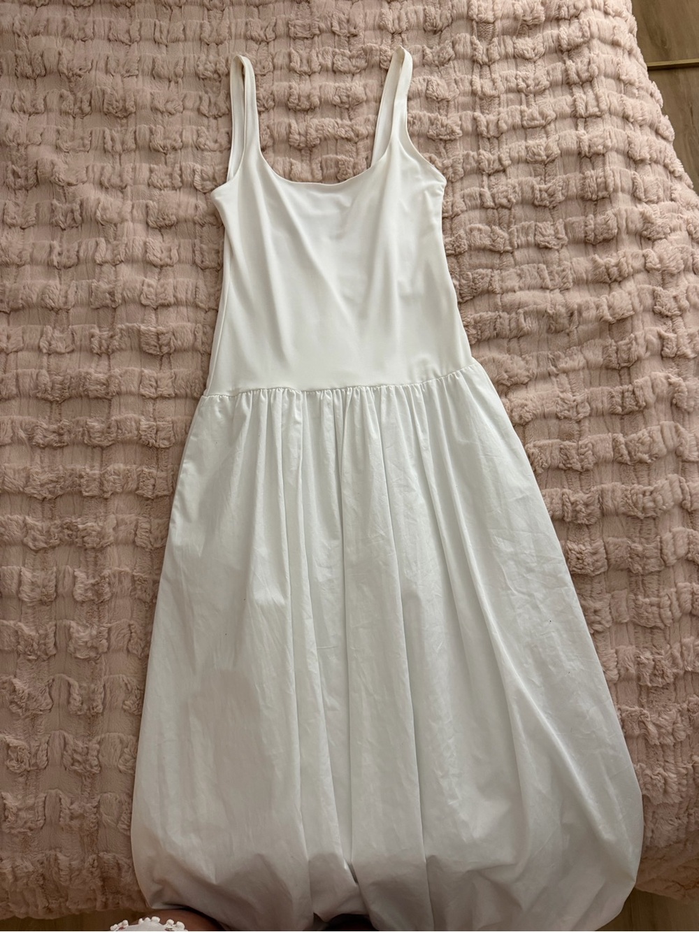 Sleeveless White Bubble-Hem Casual Midi Dress
